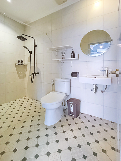 Bathroom 5, Villa 360 by Kava Stay, Bandung