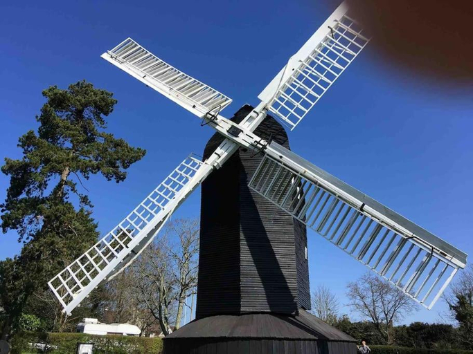 Others 4, Double room with ensuite shower room in quiet, private house, West Sussex