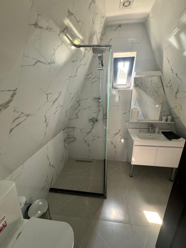 Bathroom, Qecres Aframe, Quba