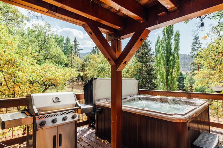 Outdoor spa tub 2, The Refugio #2552, San Bernardino