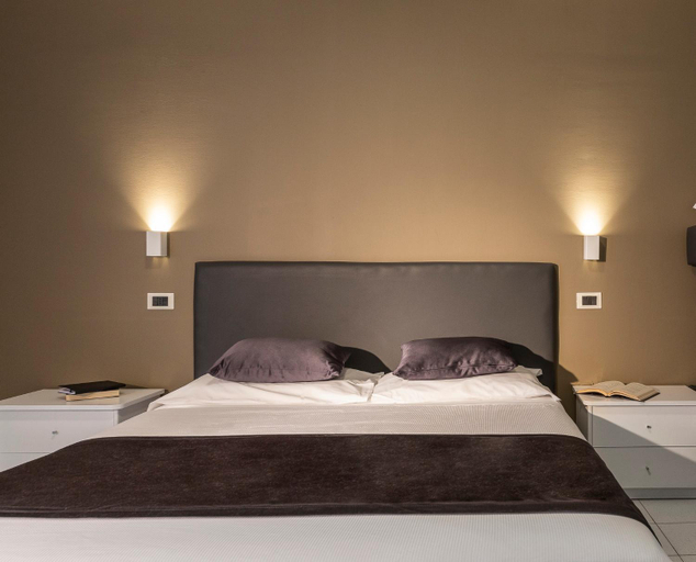 Bedroom 3, Hotel Mediterraneo, Teramo