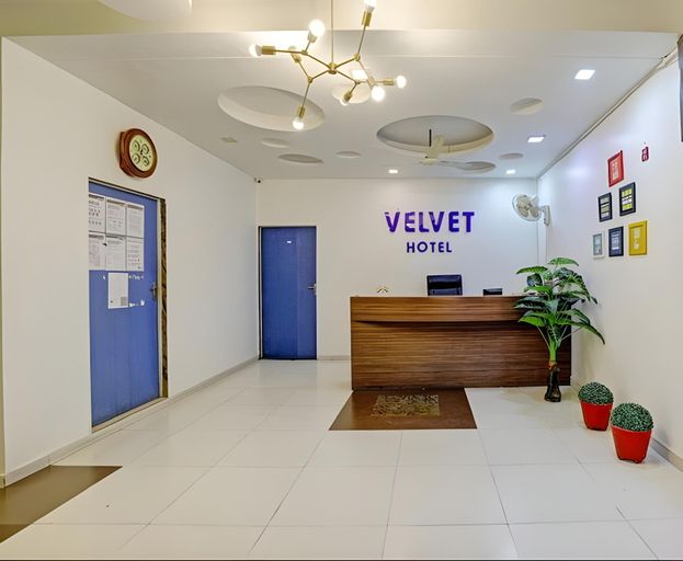 Others 2, Hotel Velvet, Rajkot
