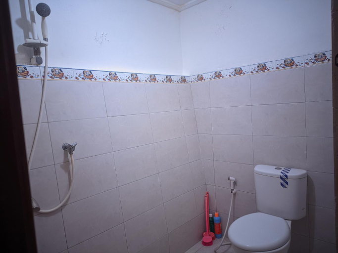 Bathroom 1, K'Ajeng Cottage, Tabanan