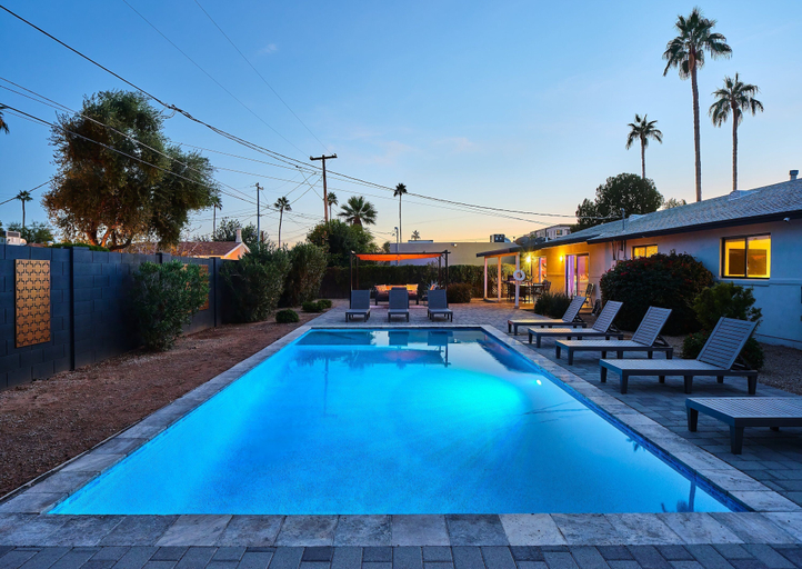 Interior 2, Disco in the Desert - Walk 2 Old Town - Pool Heat Available, Maricopa