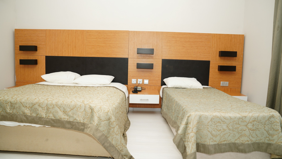 Bedroom 5, Sempati