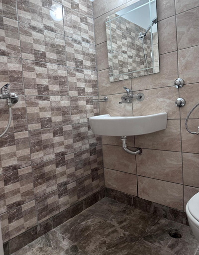 Bathroom, Hotel Varshava, Varna