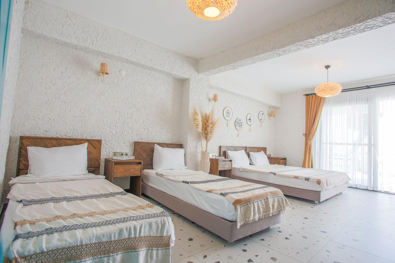 Bedroom 4, Glenn Hotel & Beach, Ayvacık
