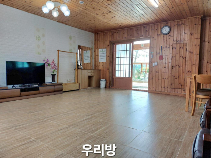 Others 3, Woori pension, Gyeongju