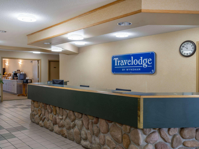 Public Area 2, Travelodge by Wyndham Lacombe, Division No. 8