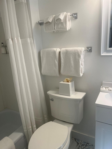 Bathroom 2, Hyannis Inn, Barnstable