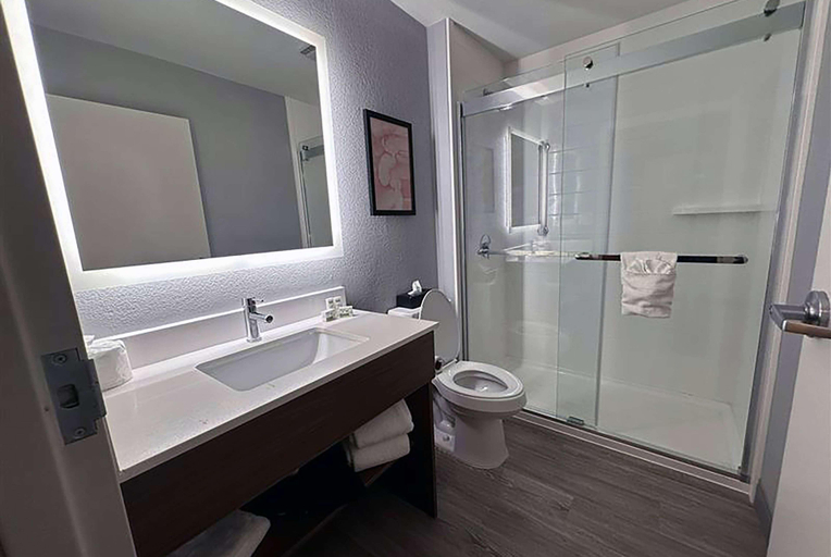 Bedroom 3, Hawthorn Extended Stay By Wyndham Bedford - Dallas, Tarrant