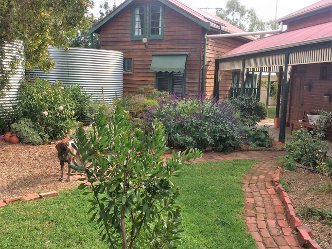 Others 5, Peppercorns B&B, Adelaide