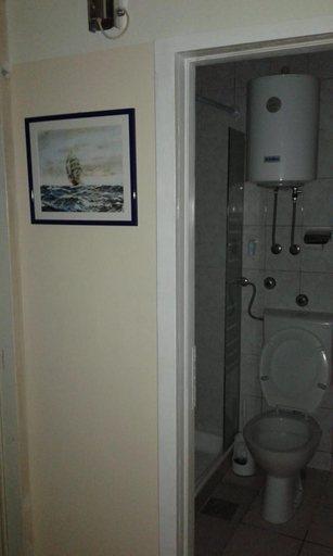 Others 3, Room-IVANN, Split