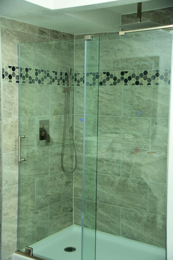 Bathroom 4, Clarion Pointe Jacksonville near Camp Lejeune, Onslow