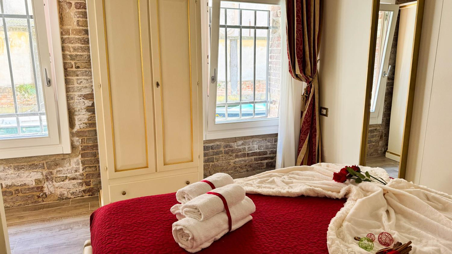 Others 4, Graceful Venice Barnaba Suite by Ca-Sa Check, Venezia