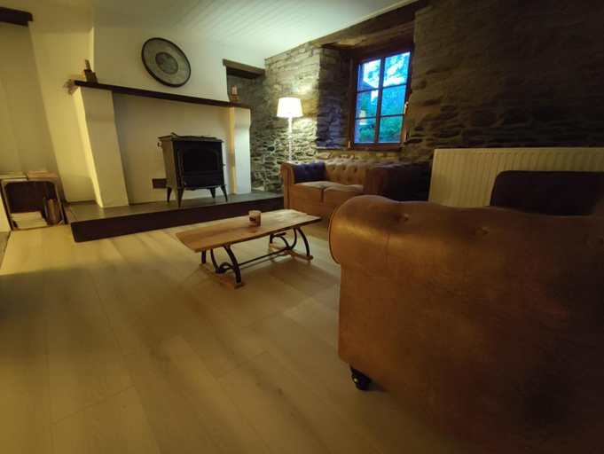 Others 2, B&B Emmylou, Luxembourg