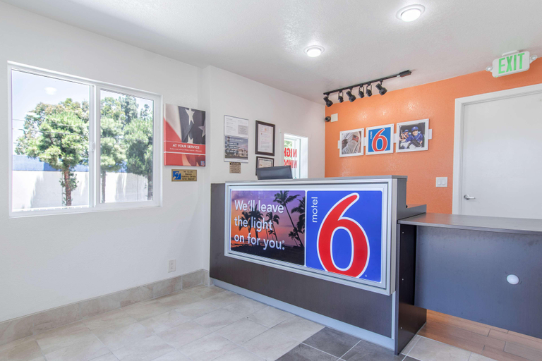 Public Area 2, Motel 6 Orange, CA - Anaheim, Orange