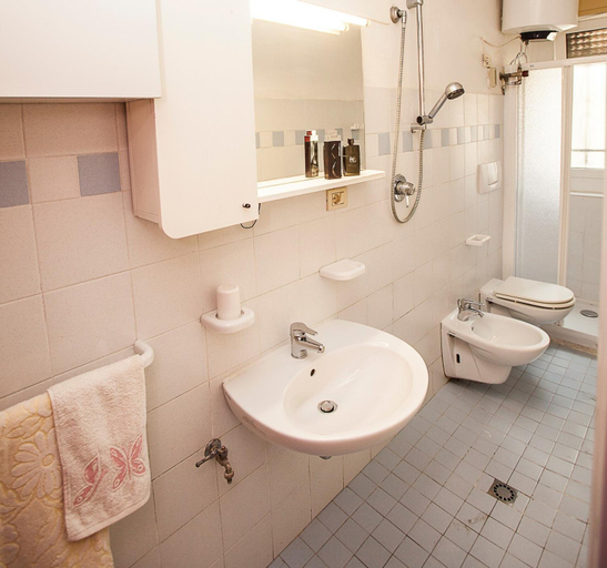 Bathroom, Quiet little villa near the seaside - Beahost, Rovigo