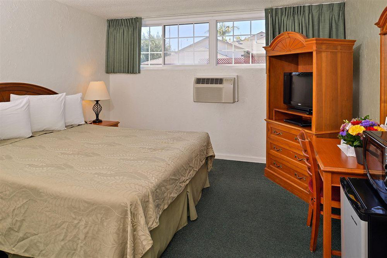 Bedroom 3, Americas Best Value Inn - Loma Lodge, San Diego
