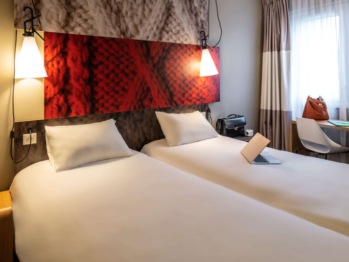 Bedroom 2, ibis Moulins South, Allier