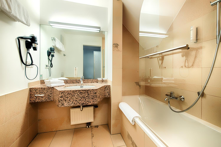 Bathroom 4, ACHAT Hotel SchreiberHof Aschheim, München