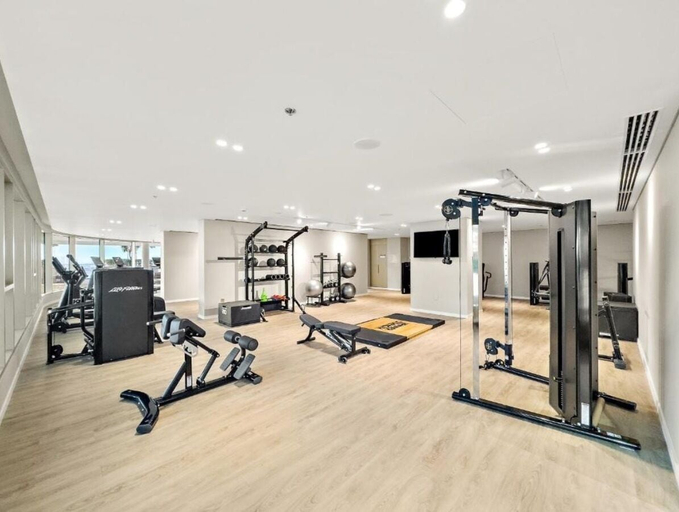 Gym 2, KeyRock - Grand Bleu Apt with Palm View, Dubai