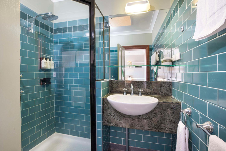 Bathroom 2, Manly Hotel, Manly
