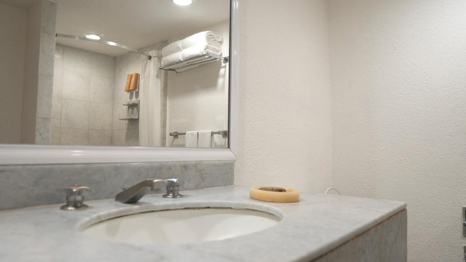 Bathroom, Samba Vallarta All Inclusive, Compostela