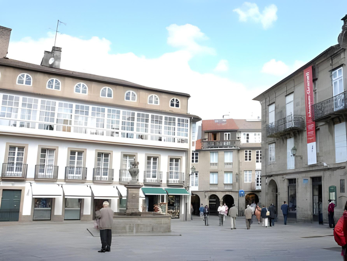 Others 2, Hostal Santo Grial, A Coruña
