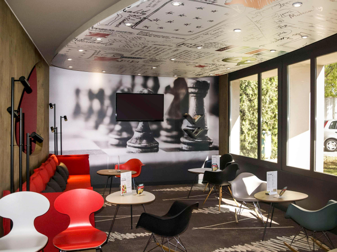 Public Area 3, ibis Toulon La-Seyne, Var