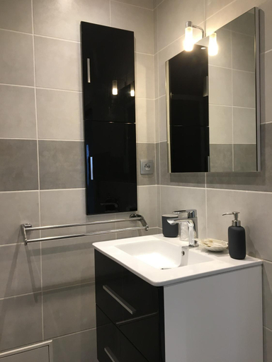 Bathroom 2, Le Glandasse, Drôme