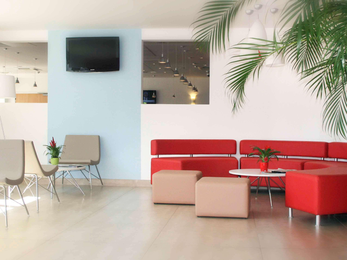 Public Area 3, ibis Istres Trigance, Bouches-du-RhĂŽne