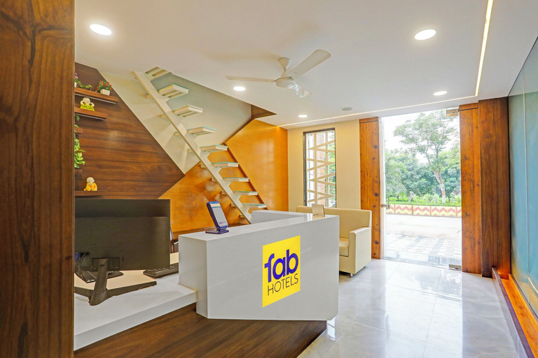 Reception 5, Fabhotel Aura Grande, Indore