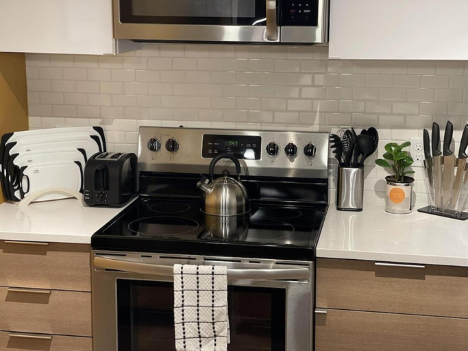 Others 5, Full Kitchen-youtubetv-smart Locksking Bedtop Fl, Pierce