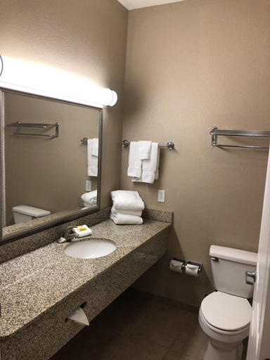 Bathroom, Americas Best Value Inn & Suites Gun Barrel City, Henderson