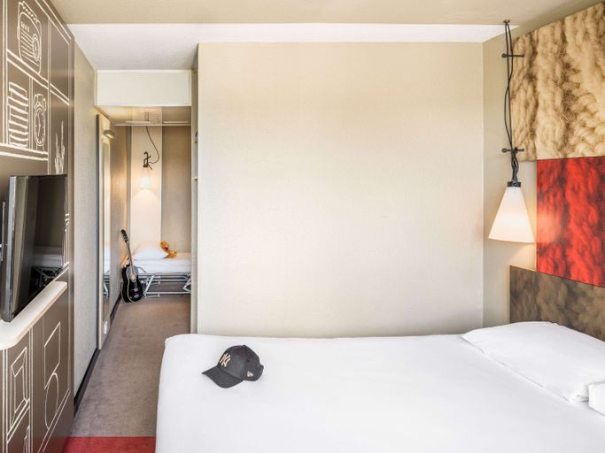 Bedroom 3, ibis Lyon Villefranche-sur-Saône, Rhône