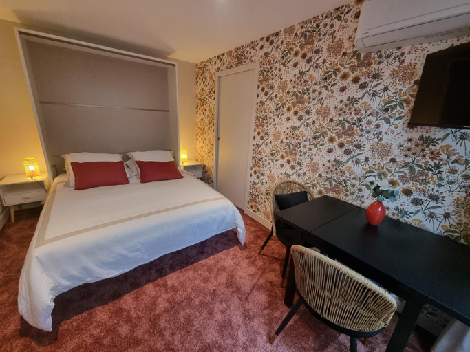 Others 2, Chambre a la CASA, Loire-Atlantique