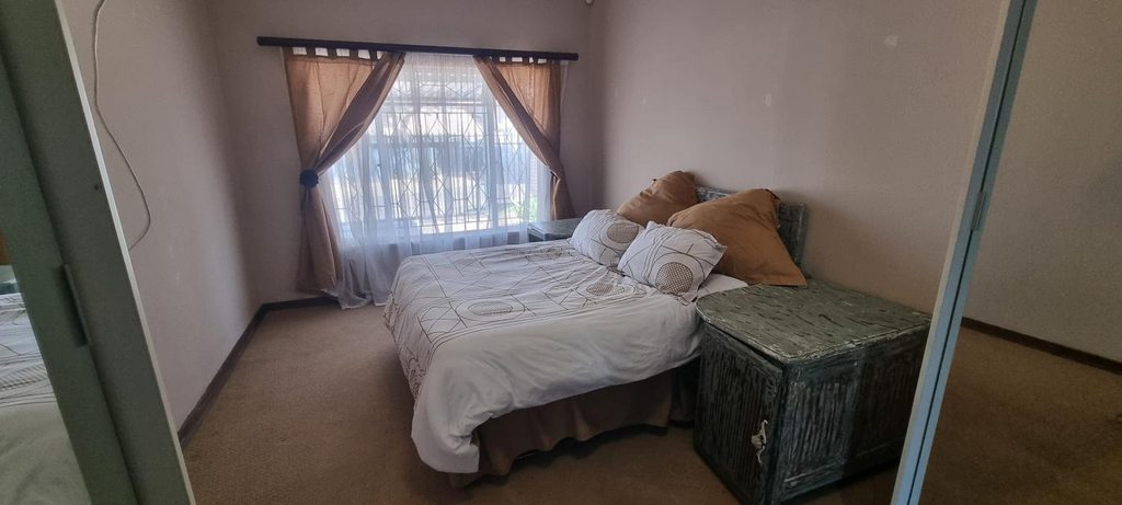 Others 4, Britz Guesthouse, Ekurhuleni