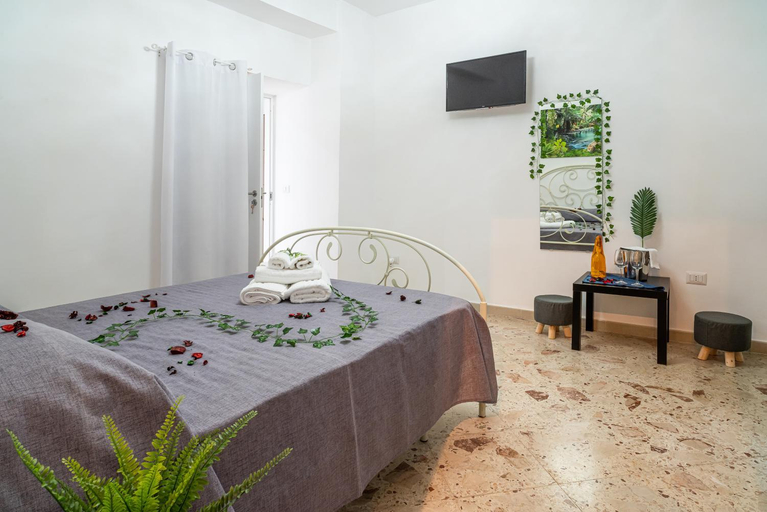 Bedroom 3, Notti Magiche, Salerno