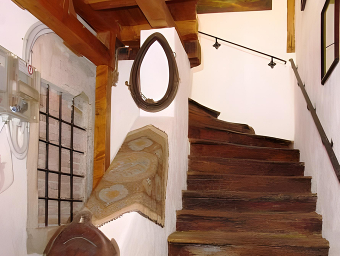 Others 3, Casa Rozelor, Brasov