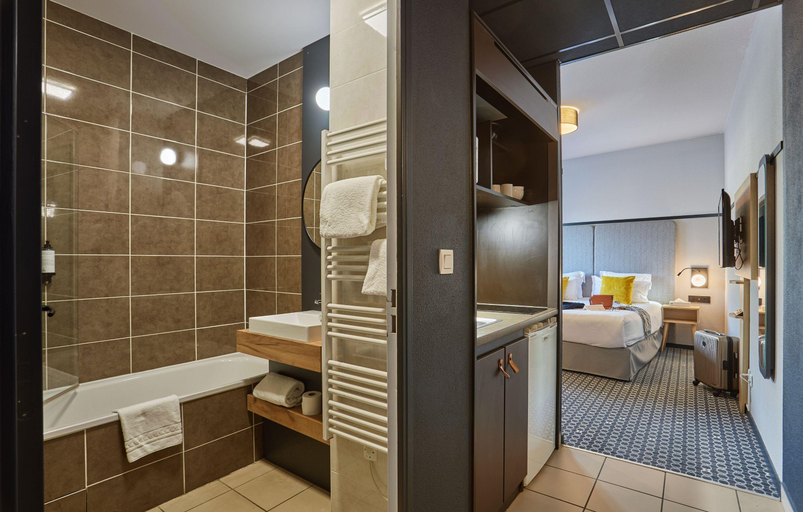 Bathroom 4, Appart'hôtel Odalys City - Bioparc Lyon Est, Rhône