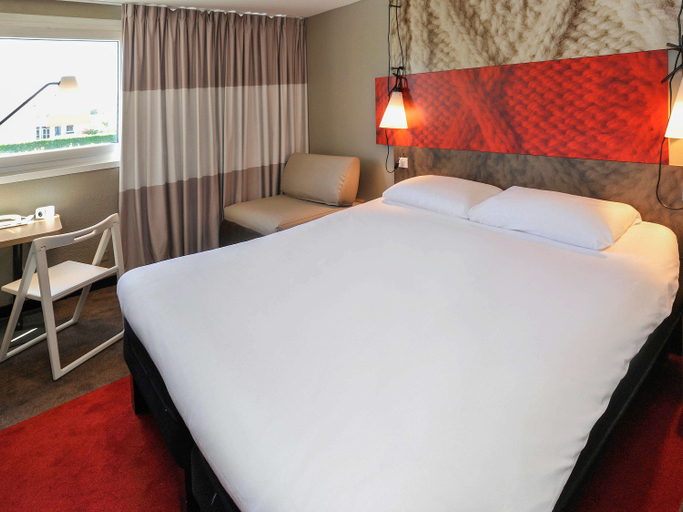 Bedroom 3, ibis Lyon Villefranche-sur-Saône, Rhône