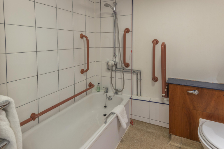 Bathroom 4, Plaza Chorley, Sure Hotel Collection by Best Weste, Lancashire