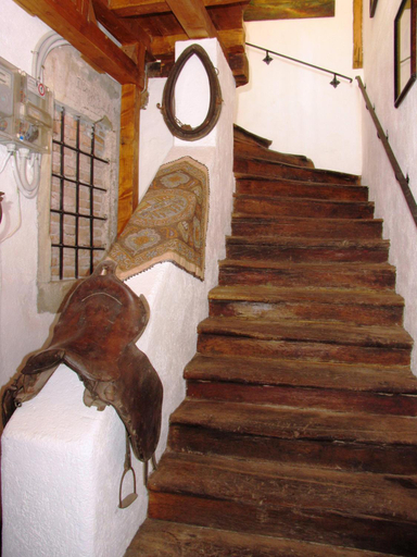 Others 4, Casa Rozelor, Brasov