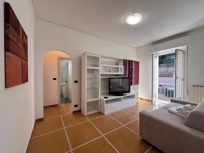 Living area 4, Inviting 1-bedroom flat with Balcony, Genova