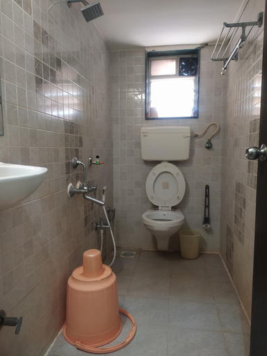 Bathroom 1, Hotel Sea Winds, Ratnagiri