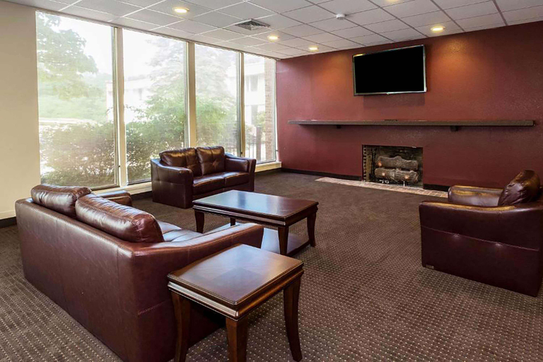 Public Area 2, Days Inn by Wyndham Williamsport, Lycoming