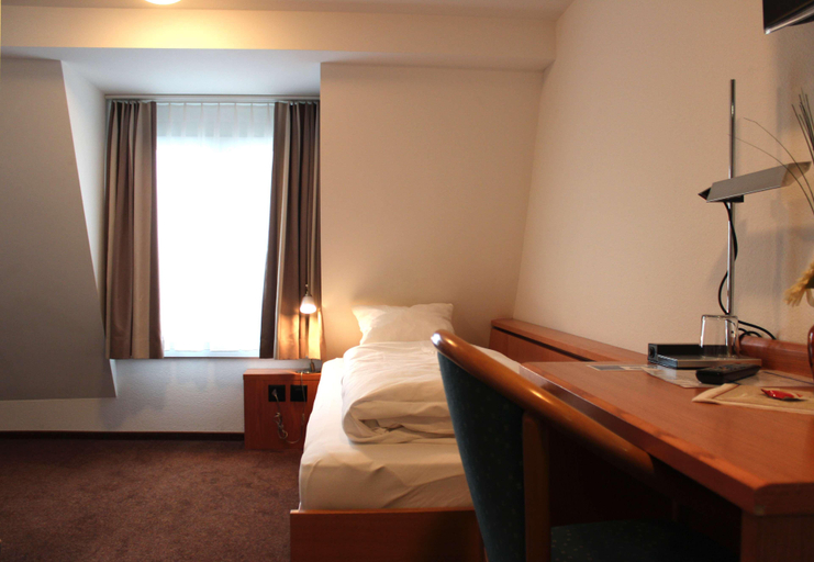 Bedroom 3, Hotel Freihof, Zug