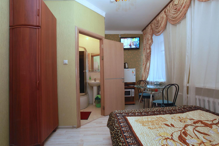 Others 3, Inn Dostoevskiy, Sankt-Peterburg gorsovet