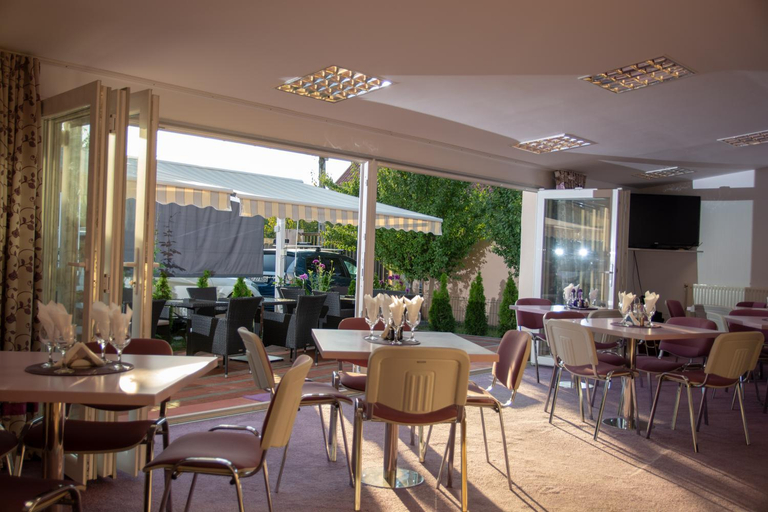 Others 5, Iris Boutique, Otopeni